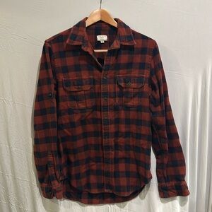 Club Monaco Men’s Red/Plaid button down shirt, Size Medium